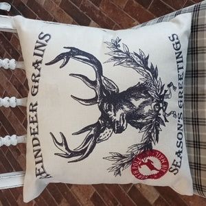 PILLOW/Throw Reindeer Grains (cream black red) sq 17x17"